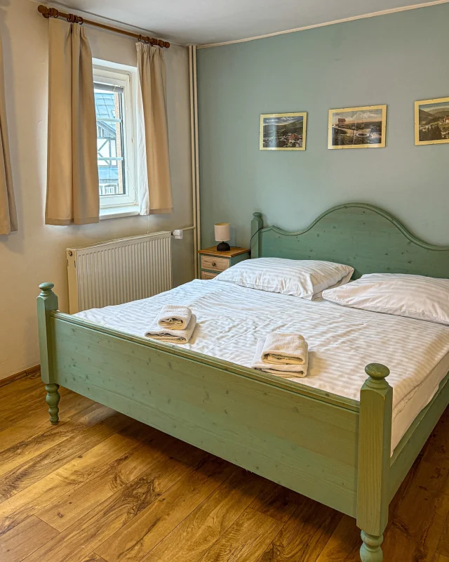 Hledáte útulné ubytování s tím “pravým horským nádechem” ? Apartmány Grand jsou jasnou volbou pro rodiny, skupiny se přátel nebo na romantický víkend! 🥰 

Využijte zvýhodněného balíčku s polopenzí od 2 nocí, kdy si navíc volný čas můžete zpříjemnit návštěvou sauny nebo masáží! 

Balíček s polopenzí obsahuje: 

👉🏻Ubytování ve vybrané kategorii pokoje se snídaní formou bufetu
👉🏻Večeře formou tříchodového menu 
👉🏻1 x vstup do sauny na Grand Apartments – dle volných kapacit
👉🏻Neomezené využití dětského koutku a MINI ZOO u Hotelu Sněžka
👉🏻10% sleva na adrenalinové aktivity Yellow Point
👉🏻Sleva na vstup do Spa & Relax centra na Hotelu Grand

Rezervujte si svůj pobyt na hotelu Grand emailem na reservations@felicity.cz nebo na našich stránkách felicity.cz 

#felicityhotels #spindleruvmlyn #spindl